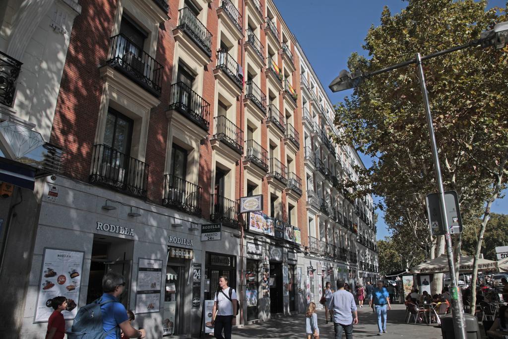 Atocha Hub Lägenhet Madrid Exteriör bild